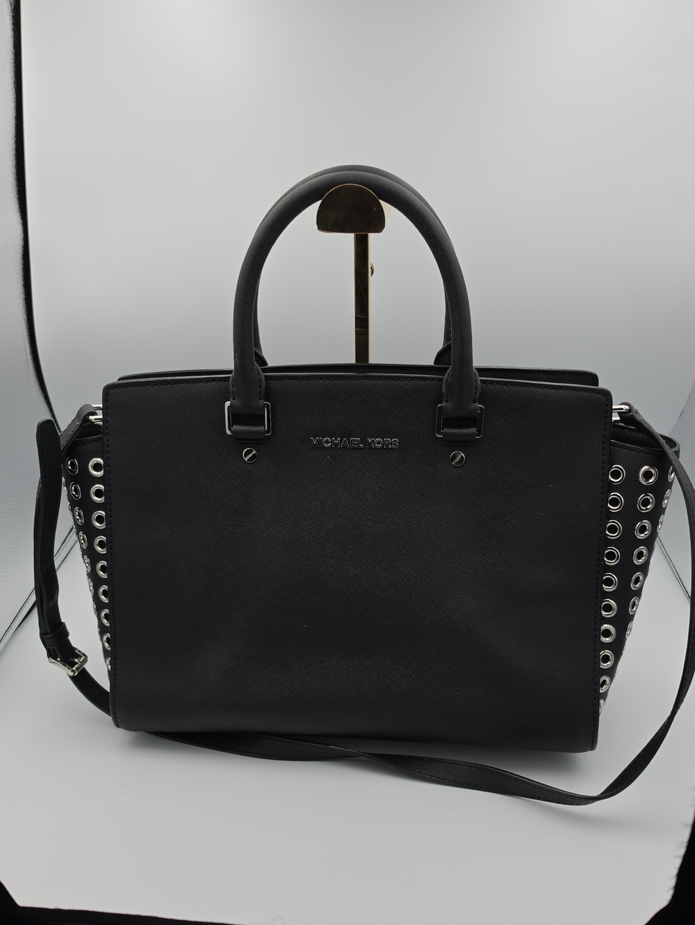 Michael Kors Black Eye-let Trim Saffiano Large Satchel W Silver Hardware (EUC)🖤